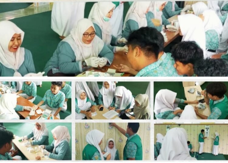 Gandeng Puskesmas Bungah, Seluruh Siswa MAN 1 Gresik Ikuti Cek Kesehatan Gratis