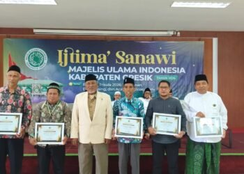 Baznas Gresik Raih Penghargaan sebagai Mitra Dakwah Kontributif di Gelaran Ijtima Sanawi dan Awarding MUI Gresik 2026