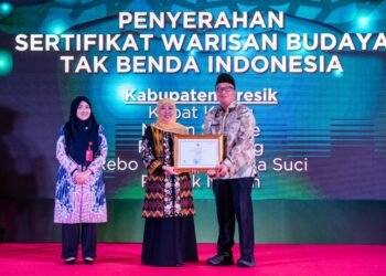 Wabup Gresik Terima Sertifikat WBTB dari Gubernur Jatim: Mulai Kupat Keteg, Rebowekasan, Malam Selawe, Pasar Bandeng hingga Pencak Macan