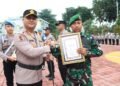 Bantu Polisi Gagalkan Curanmor, Babinsa Dukun Terima Penghargaan dari Kapolres Gresik