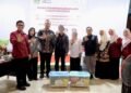Ramadan, Wabup dr. Alif Didampingi Kadinsos Serahkan Bantuan untuk ODHIV Wujud Komitmen Eliminasi AIDS di Gresik