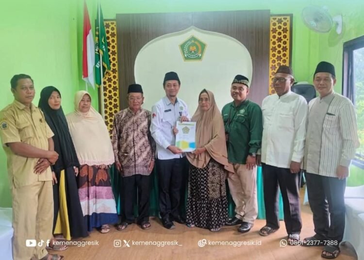 KUA Cerme Tuntaskan Ikrar Wakaf Dua Bidang Tanah di Desa Padeg dan Cerme Kidul