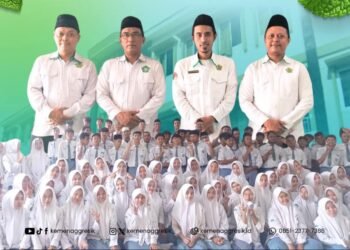 Cegah Pernikahan Dini, Ratusan Siswa SMA Al Azhar Dibekali Edukasi Krusial Penyuluh Agama Islam KUA Menganti