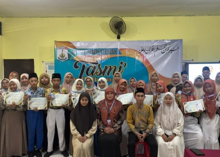 Alhamdulillah, 12 Siswa SMPN 10 Gresik Torehkan Prestasi Gemilang Bidang Tasmi’ Al-Qur’an