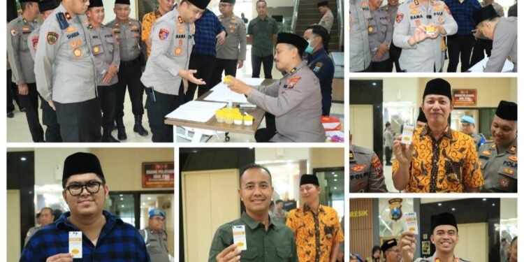 Ramadan nan Suci, Kapolres Gresik Pimpin Tes Urine: Alhamdulillah, Seluruh Pejabat Utama Negatif Narkoba