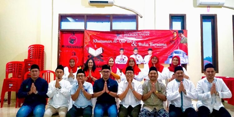 Penuh Berkah, DPC PDIP Gresik Gelar Khotmil Qur’an, Buka Bersama, hingga Bagi-bagi Takjil