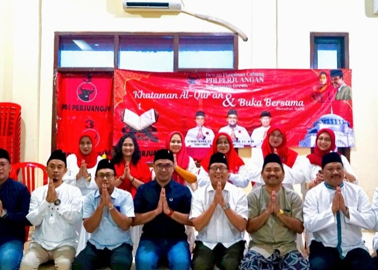 Penuh Berkah, DPC PDIP Gresik Gelar Khotmil Qur’an, Buka Bersama, hingga Bagi-bagi Takjil