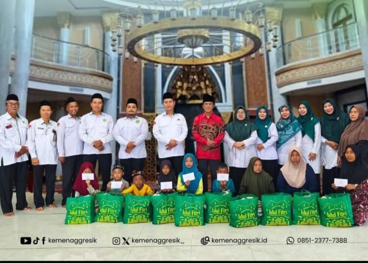KUA Manyar Gelar Safari Ramadan dan Santunan Anak Yatim di Masjid Darul Falah Pejangganan