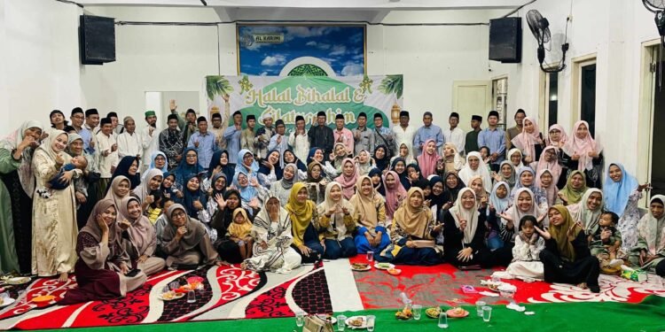 Halalbihalal & Silaturahmi Perdana Bani Abd Rosyid Ponpes Alkarimi Gresik Sukses dan Meriah