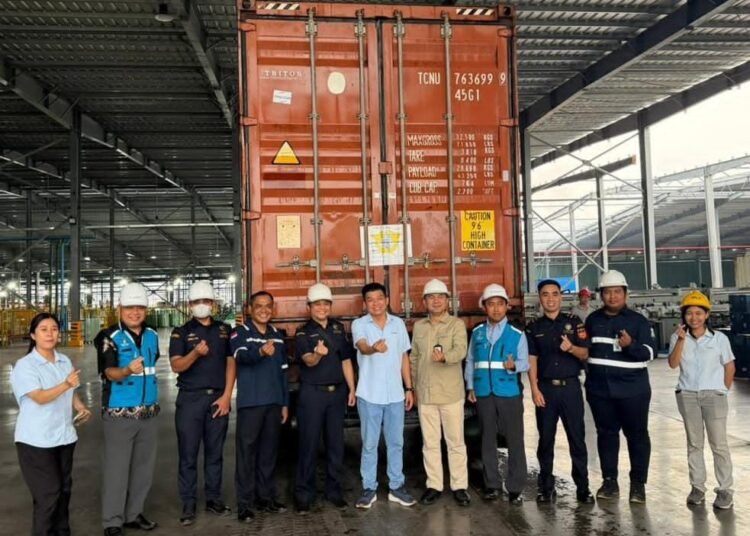 Ekspor Perdana Solar Glass dari KEK Gresik, Tonggak Baru Hilirisasi dan Industri Hijau Nasional