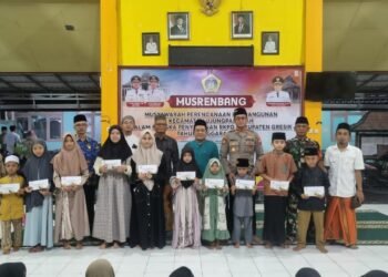 Tutup Ramadan, Forkopimcam Ujungpangkah Santuni Puluhan Anak Yatim Penuh Cinta