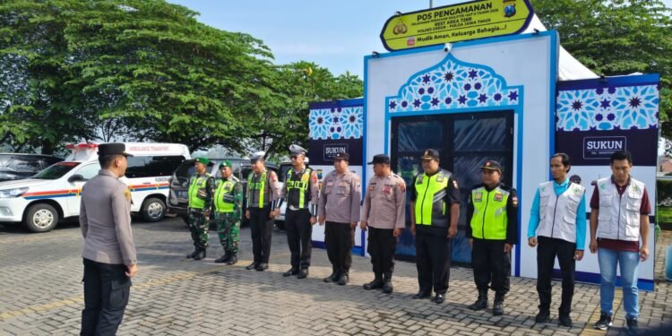 TNI-POLRI dan Lintas Sektor Tetap Semangat Gelar Pengamanan Pos Pam Rest Area 726 Wringinanom