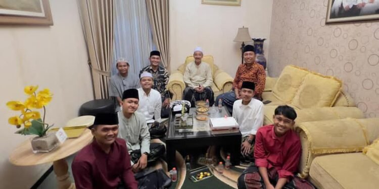Remaja Masjid KH Robbach Ma’sum Gelar Silaturahim Idulfitri, H Mulyanto: “Jangan Sia-siakan Usia Muda”