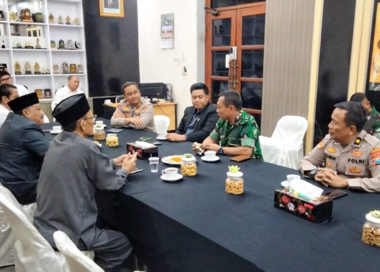 Kasdim Bersama Forkopimda Hadiri Halalbihalal dan Rapat Paripurna DPRD Gresik