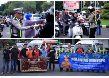 Sinergi di Bulan Suci, Satlantas Polres Gresik dan Driver Ambulans Bagikan Takjil di Depan Kantor Bupati