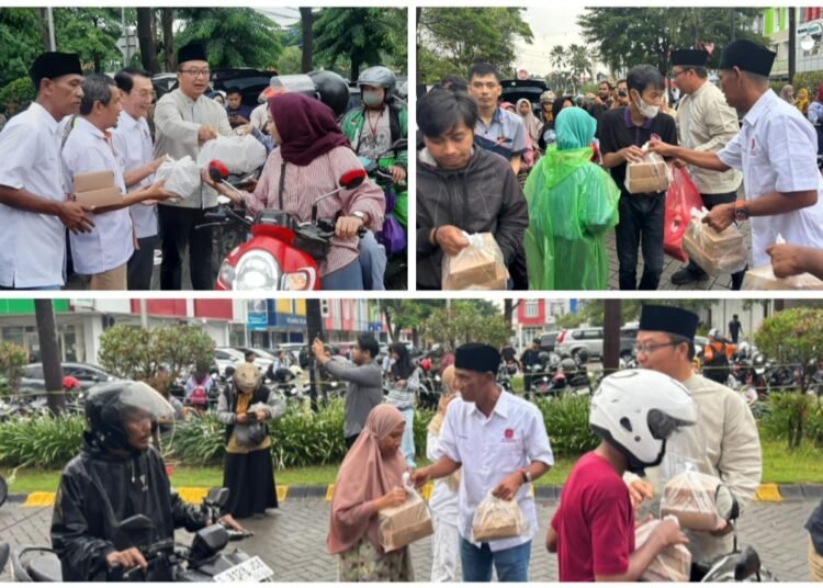 Ramadan Penuh Berkah, REI Komisariat Gresik Bagikan Seribu Takjil Bersama Wabup Alif di depan Icon Mall
