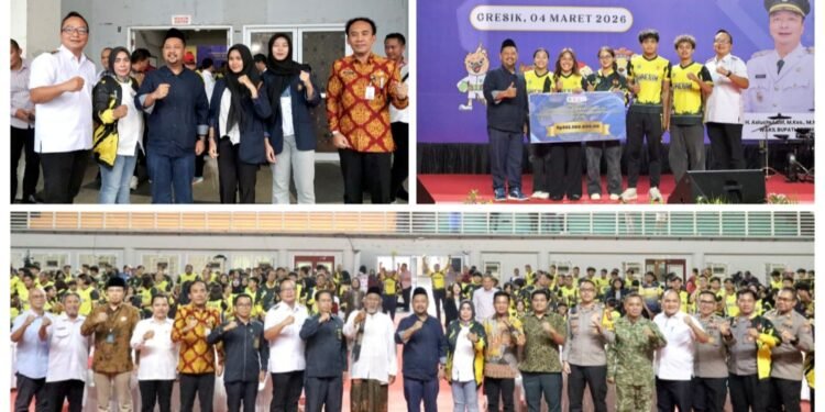 Kompak !! Bupati dan Wabup Gresik Serahkan Bonus Rp 9,3 Milliar kepada Atlet, Pelatih, Asisten Pelatih dan Official Porprov IX Jatim