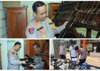 Kapolres Gresik Sidak Senjata Api Personel Pastikan Kesiapan Pengamanan Mudik Jelang Lebaran 2026