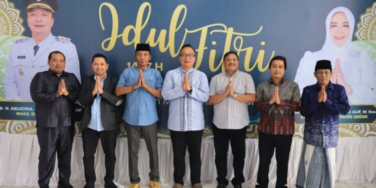 Penuh Kebersamaan !! Silaturahmi Idulfitri Pimpinan dan Anggota DPRD Gresik Bareng Wabup Alif