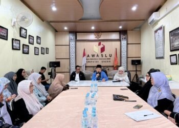 Pertengahan Ramadan, KPI Gresik Sampaikan Catatan Pemantauan Pilkada 2024 Saat Audiensi dengan Bawaslu