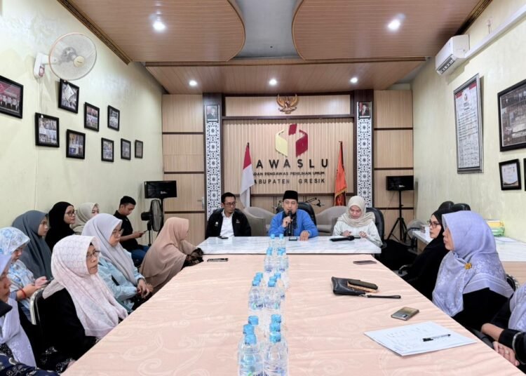Pertengahan Ramadan, KPI Gresik Sampaikan Catatan Pemantauan Pilkada 2024 Saat Audiensi dengan Bawaslu