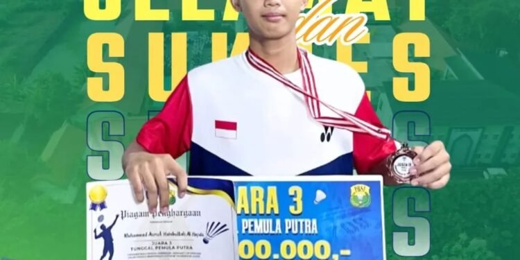 Joosss !! Azriel Habibullah Al-Hafidz Murid MTsN Gresik Raih Juara 3 Kejuaraan Bulu Tangkis Tingkat Jawa Timur