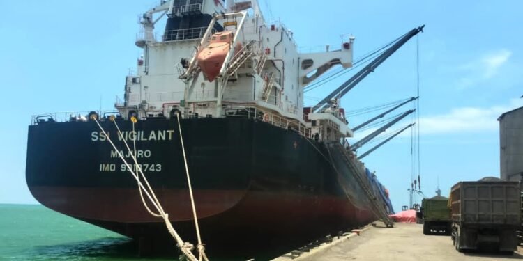 SIG Ekspansi ke Pasar Afrika, Ekspor Perdana 45.000 Metrik Ton Klinker ke Mauritania