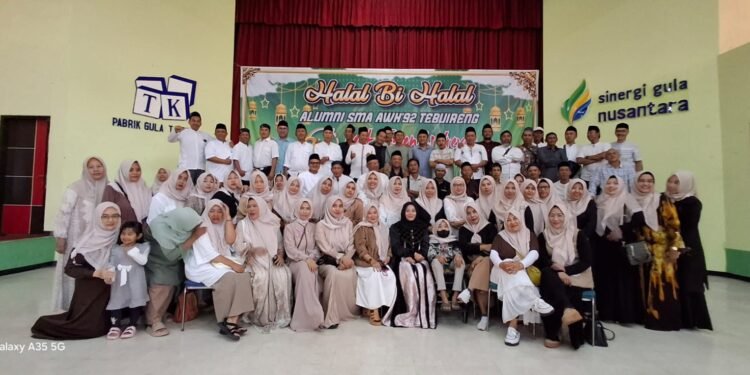 Napak Tilas, Alumni SMA A Wahid Hasyim Angkatan 92 Tebuireng Gelar Halalbihalal