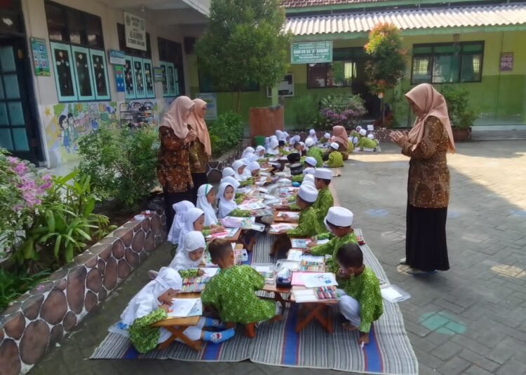Peringati Hari Kartini, Kober NU 12 Dan RAM NU 54 Alkarimi Tebuwung Dukun Gelar Lomba Mewarnai
