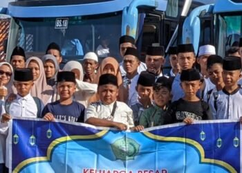 SMA A Wahid Hasyim Tebuireng Angkatan 92 Gelar Santunan Yatim ke-5 di Panti Asuhan Hisyam Nur Musthofa Sumowono Semarang