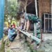 Ketulusan Satgas TMMD ke-128 Perbaiki Rumah Tidak Layak Huni Milik Tulus Warga Desa Slempit
