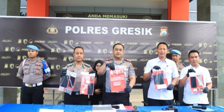 Tak Ada Ampun !! Polres Gresik Bongkar Jaringan Narkoba Lintas Madura – Pulau Bawean, 6 Tersangka Diamankan