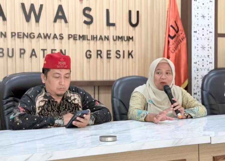 Bawaslu Gresik Penuh Semangat Ikuti Diskusi Hukum Gelaran Bawaslu Jawa Timur