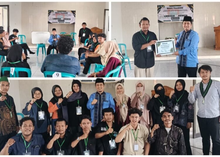 Perkuat Fungsi Pengawasan, Robbah Khunaifih Ajak Forum HMI Gresik Tolak Kemunduran Demokrasi !!