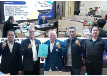 LaNyalla Ujian Disertasi Program Studi Doktor Hukum dan Pembangunan Pascasarjana Universitas Airlangga Surabaya