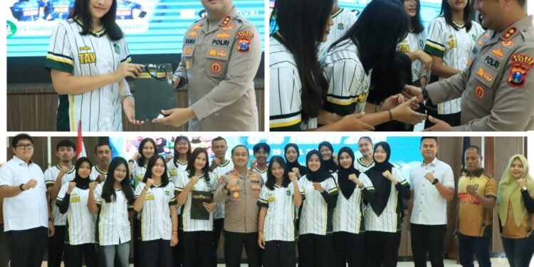 Penuh Semangat !! Kapolres Gresik Berangkatkan Atlet PBVSI Gresik ke Kejuaraan Nasional Bola Voli U-18 2026