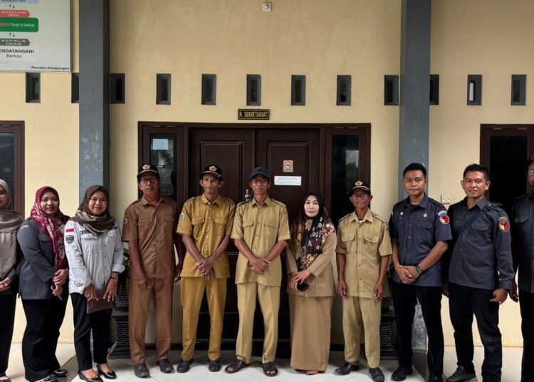 Srikandi Bawaslu Gresik Lakukan Uji Petik di Ketapang Lor Fokus Data Kematian dan Pindah Masuk