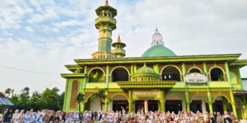 Ratusan Santri Ponpes Alkarimi Gresik Ikuti Sholat Idul Adha 1447 H Penuh Khidmah di Masjid Salafiyah