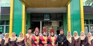 Pesona Baju Adat Daerah dalam Upacara Pendidikan Nasional MIN 2 Gresik 2026