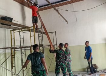 Hadirkan Kenyamanan Ibadah, Satgas TMMD Bersama Warga Percantik Musala Dusun Lingsir