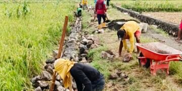 Pembangunan Tembok Penahan Tanah Capai 80 Persen, Semangat Gotong Royong Warga dan TNI Kian Kokoh