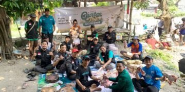 Qurban Trip FOZDA Gresik di Pulau Mengare Bungah: Sembelih 12 Kambing untuk Masyarakat yang Membutuhkan