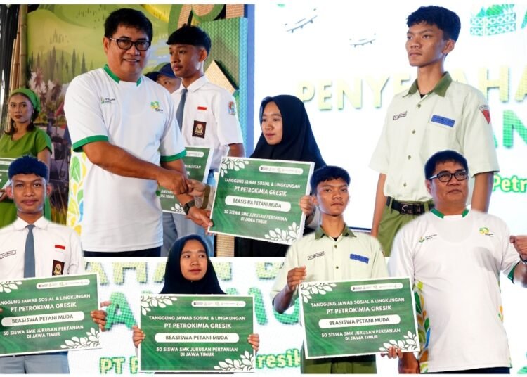 Di Gresik Banyak Perusahaan, Hanya Petrokimia yang Berikan Program Beasiswa Petani Muda Ratusan Juta