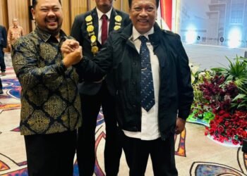 Istimewa !! Dua Bupati Gresik, Gus Yani dan Pak Sambari Hadiri Pelantikan Rektor Unigres