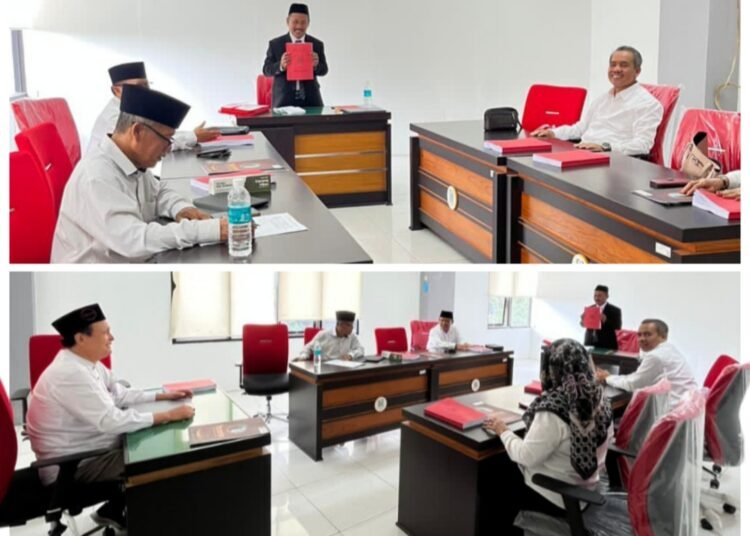 Hadapi 7 Profesor, Kepala MAN 1 Gresik Sukses Jalani Ujian Disertasi Doktor Manajemen Pendidikan Islam