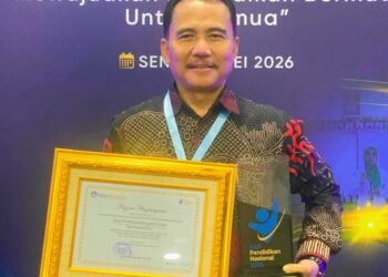 Dispendik Gresik Raih Penghargaan Terbaik 3 Tingkat Nasional Capaian SPM Bidang Pendidikan dari Kemendikdasmen RI