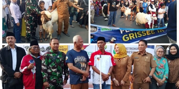 Semarak Tradisi Idul Adha Jadi Panggung Kebersamaan TNI dan Warga Gresik