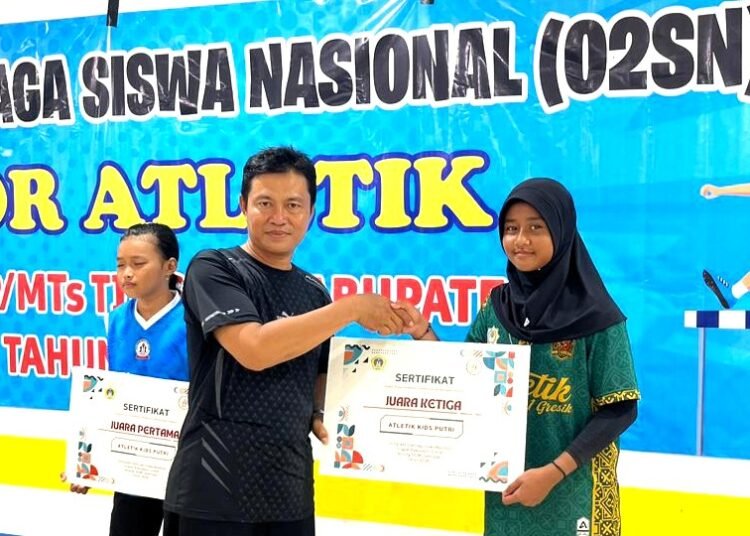 Cetak  Sejarah !! Siswi MIN 1 Gresik Raih Juara 3 Atletik Kids di O2SN Tingkat Kabupaten 2026