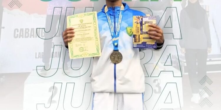 Double Winners !! Bambang Afriansyah MAN 2 Gresik Rajai Lari 1500 M Piala Wali Kota Surabaya