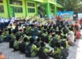 Minggu seru !! PT Mayora Kunjungi MI Alkarimi Gresik Kenalkan Produk Terbaru Snack Stick Apetito